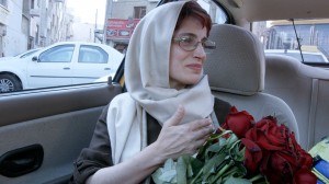 La femme aux fleurs (Nasrin Sotoudeh). DR