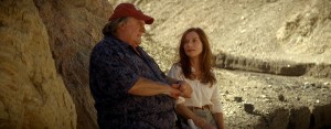 Un couple et un fantôme dans Death Valley. DR