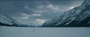 Un trappeur perdu dans l'immensité de la nature. DR