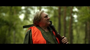 Gérard Depardieu, un chasseur dans la forêt. DR