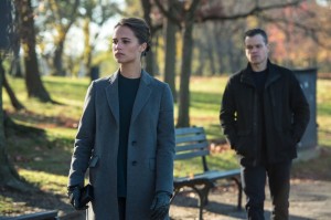 Heather Lee (Alicia Viskander) et Jason Bourne (Matt Damon). DR