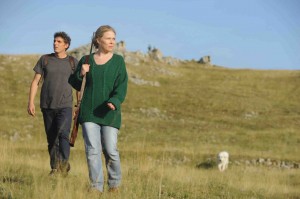 Léo (Damien Bonnard) et Marie (India Hair) sur les causses. DR