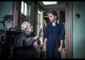 Sur le plateau des "Fleurs bleues", Andrzej Wajada dirige Brosnislawa Zamachowska. DR