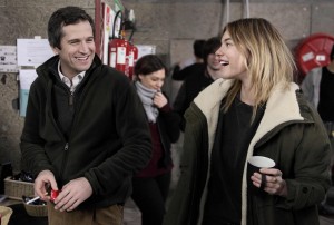 Guillaume Canet et Camille Rowe sur le plateau. DR