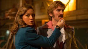 Justine (Brie Larson) et Vernon (Sharlto Copley). DR