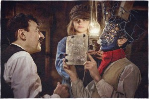 Albert (Albert Dupontel), Louise (Héloïse Balser) et Edouard (Nahuel Perez Biscayart)