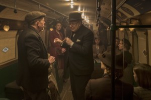 Winston Churchill à la rencontre du peuple anglais dans le métro. DR