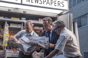 Ben Bradlee et ses journalistes découvrent le scoop du New York Times. DR