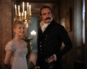 Elisabeth (Mélanie Laurent) et Neuville (Jean Dujardin).