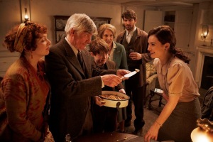 Eben Ramsey (Tom Courtenay) et Juliet autour d'une tourte... DR