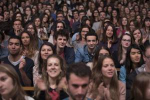 Antoine (Vincent Lacoste) et Benjamin (William Lebghil) dans l'amphi. DR