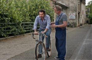 Raoul Taburin (Benoît Poelvoorde) et son ami Hervé (Edouard Baer). DR