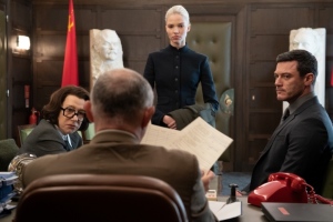 Anna dans les locaux du KGB en compagnie d'Olga (Helen Mirren). DR