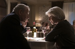 "L'art...": Betty McLeish (Helen Mirren) et Roy Courtnay (Ian McKellen). DR