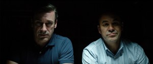 Les agents Shaw (Jon Hamm) et Bennet (Ian Gomez) du FBI. DR