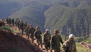 La troupe avance dans le djebel. Photo David Koskas