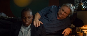 Aïssa (Déborah Lukumuena) et Georges (Gérard Depardieu).