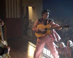 "Elvis": Austin Butler incarne Elvis Presley. DR