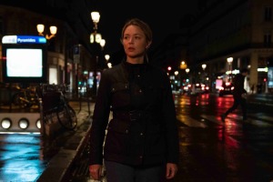 "Revoir Paris":  Mia (Virginie Efira) dans la nuit... Photo Stéphanie Branchu