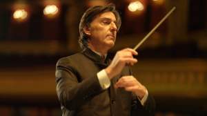 "Maestro(s)": Denis Dumas (Yvan Attal).