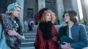 Madeleine, Odette Chaumette (Isabelle Huppert) et Pauline. DR