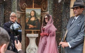 "Natacha..." Molat (Didier Bourdon) et la descendante de Mona Lisa (Isabelle Adjani). DR