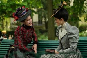 "La venue...": Odette (Sara Giraudeau) et Adèle (Suzanne Lindon). DR