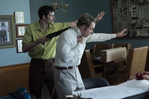 "La corde...": Tony Kiritsis (Bill Skarsgård) a pris Richard Hall (Dacre Montgomery) en otage.