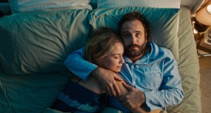 "La poupée": Audrey (Zoé Marchal) et Rémi (Vincent Macaigne). DR