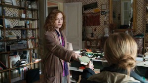"Histoires": Sylvie (Isabelle Huppert), romancière et voyeuse.
