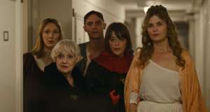 "De la Comédie...": Pauline Clément, Danièle Lebrun, Julien Frison, Adeline d'Hermy et Marina Hands. DR