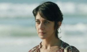 "L'étrangère": Selma (Zar Amir). DR