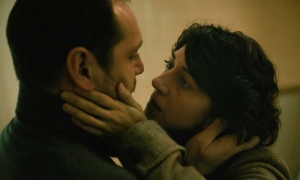 "L'étrangère": Selma et Jérôme (Alexis Manenti). DR