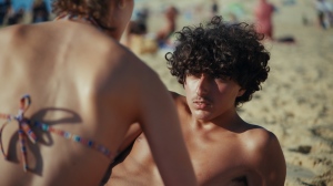 "La chaleur": Marouane (Hadrien Hussein) sur le sable. DR