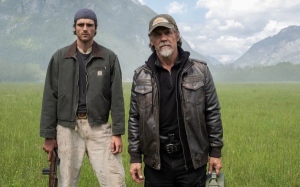 "The Dog Stars": Hig (Jacob Elordi) et Bangley (James Brolin). DR