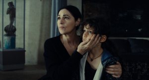 "Histoires...": Cristina (Monica Bellucci) et Ida (Tawba El Gharchi). DR